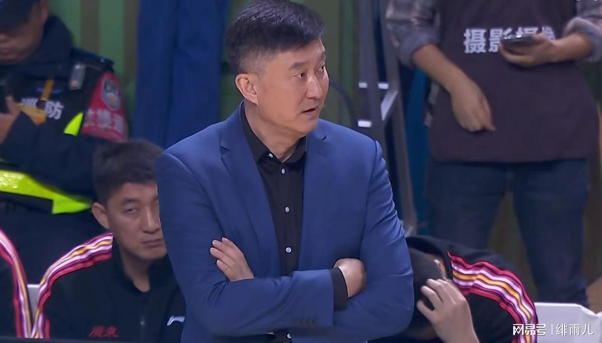 开云体育平台-天赋第一却打不出来！广东队扶正新锋线大侧翼，保杜锋躺进总决赛