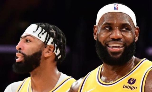 还得靠他俩！詹眉再现恐怖统治力 湖人急需第三人