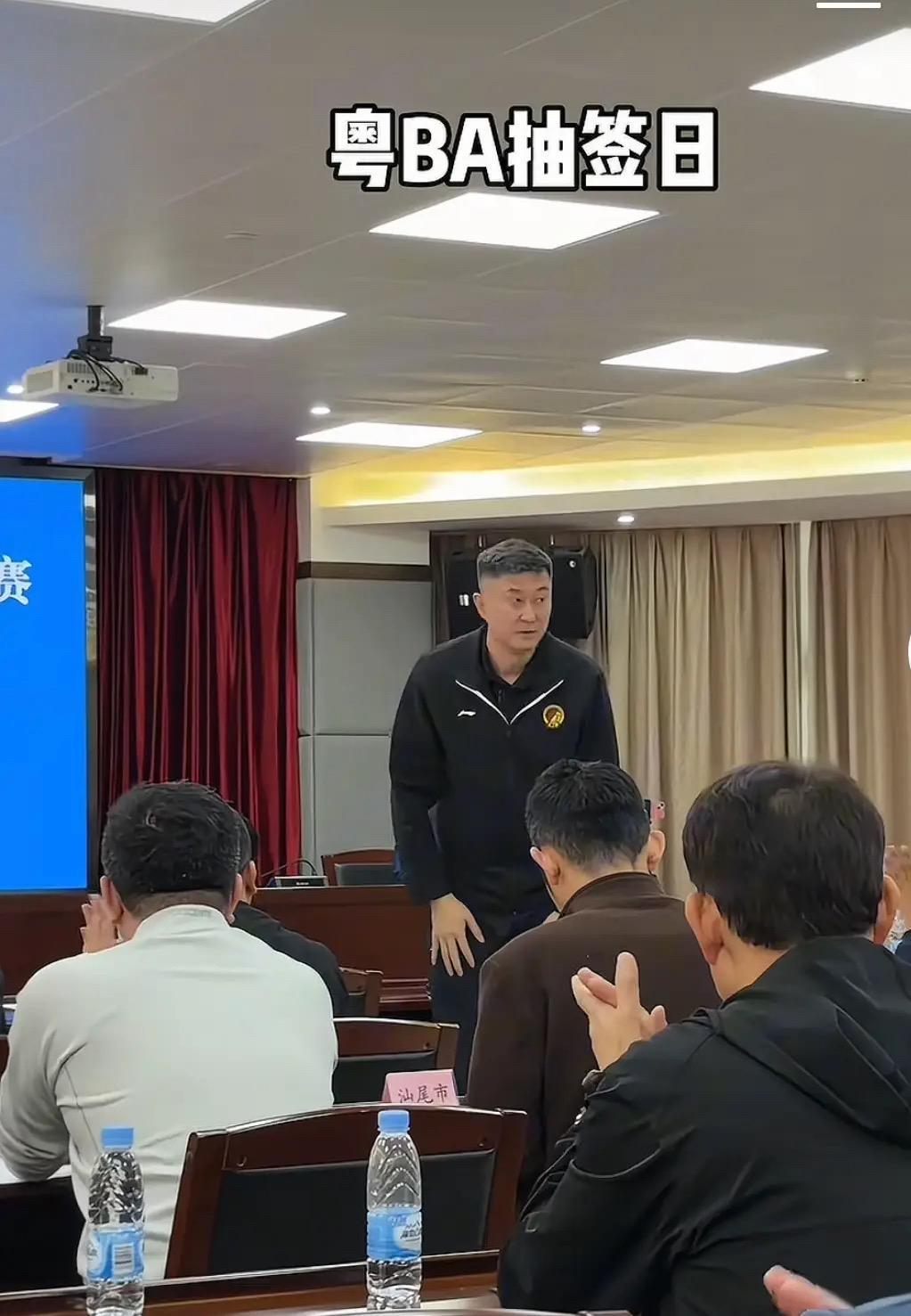 开云体育官方网站-杜锋官宣新职位！正式回应下课传闻，陈老板力挺，朱芳雨站队