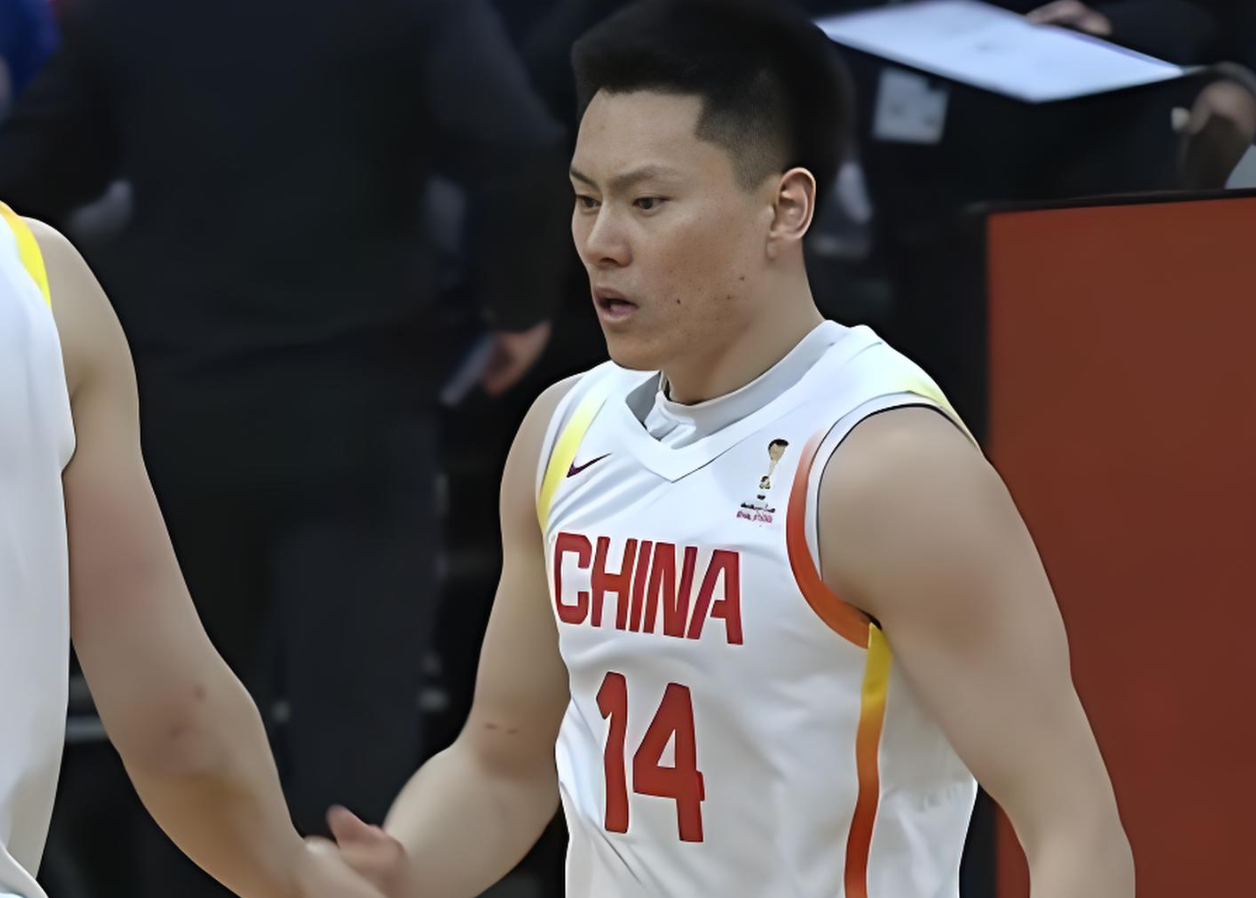 开云体育入口-有情有义！上海队特地给李弘权放长假，让其享受“奶爸”时光