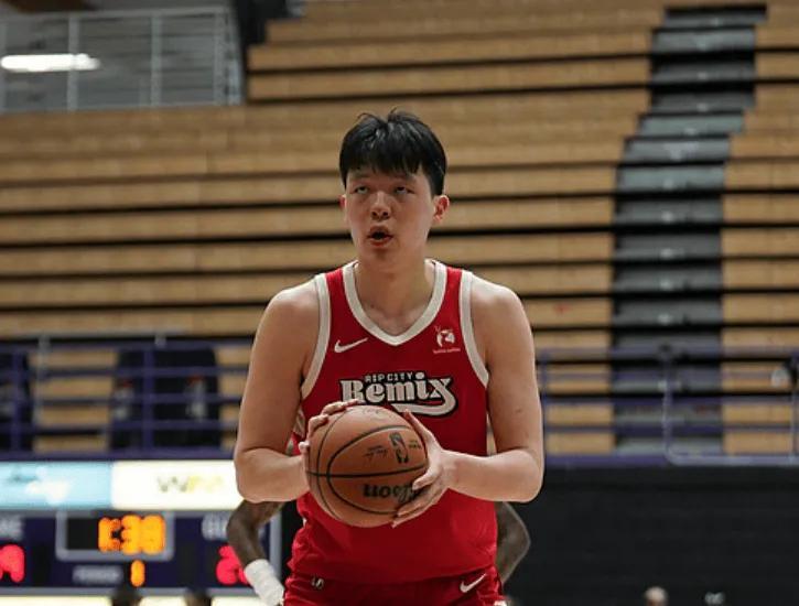 开云体育官方网站-杨瀚森G联赛轰31分！奈何队友太独关键球无球权，防守被点需总结