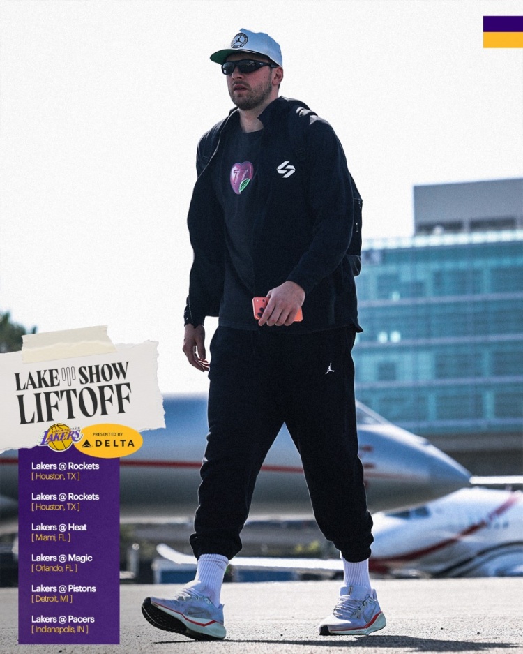 开云体育官网-开启六连客！湖人官推晒客场之旅登机照：出差