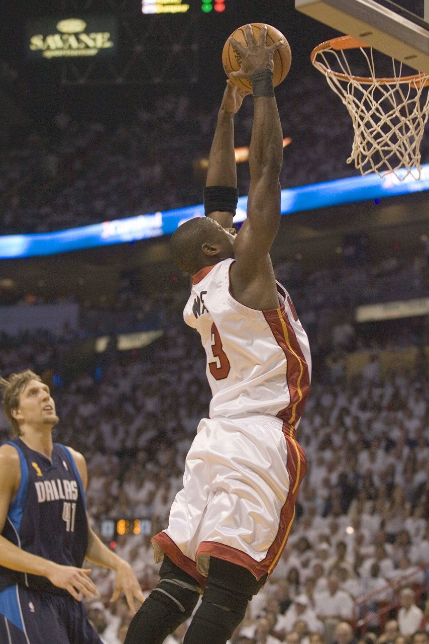 开云体育入口-贝弗利：抛开生涯只比较巅峰高度 06韦德各项数据都比不上18哈登