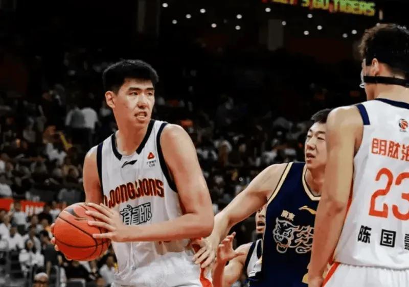 开云体育平台-徐昕动态更新!众多NCAA名校向徐昕发邀请,但本人仍在国家队训练
